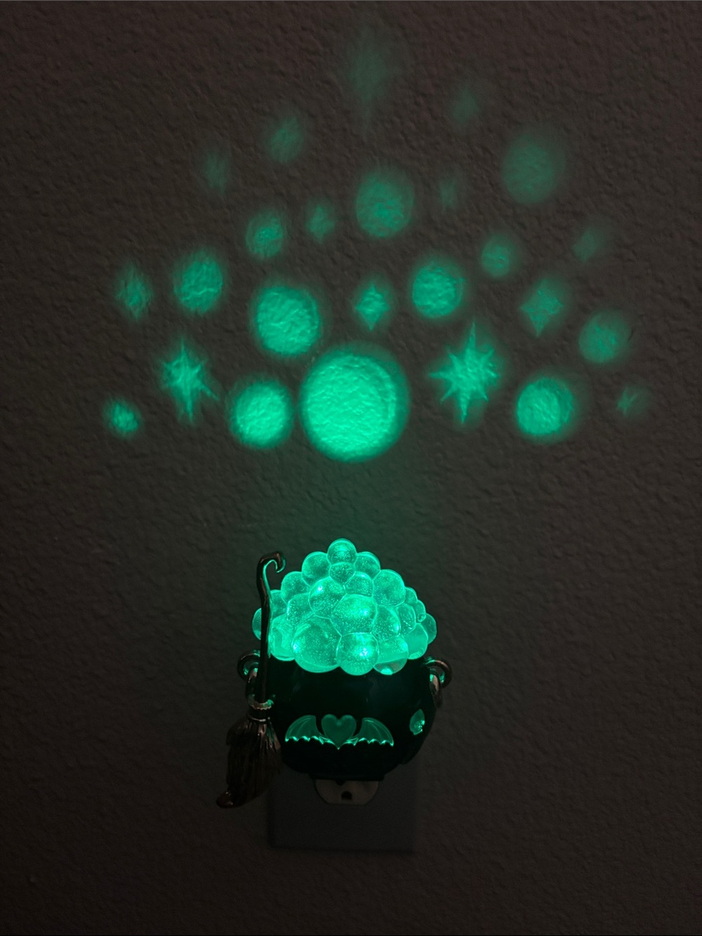 Bath & Body Works Halloween Witch's Cauldron Projector Diffuser - Picture 4 of 5